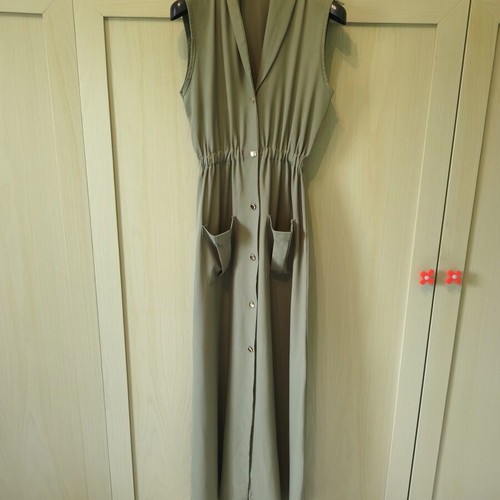 Sleeveless semizie dress maxi green, like new by Owtwo