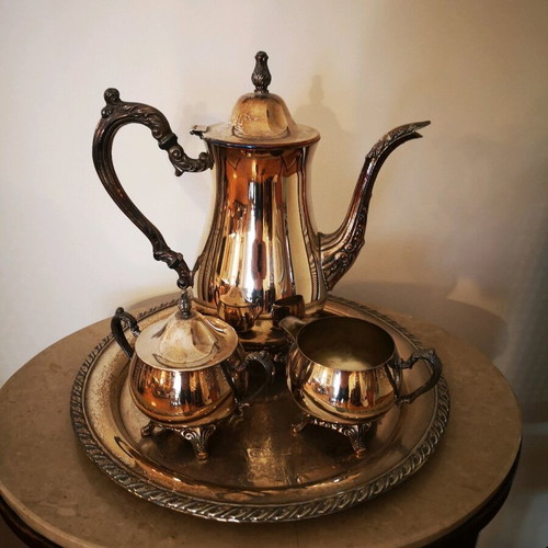 Oneida silver-plated tea set like new