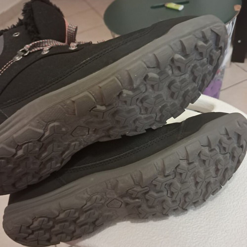 Quechua waterproof hiking shoes for snow, sizes 40-41
