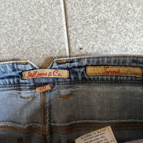 Skinny slim tapered distressed vintage jeans by Staff Jeans&Co used