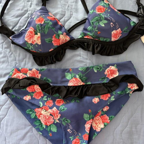 Chic Mess bikini set of 3, reversible top, high-waisted, like new