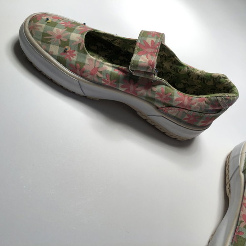Barbie kids shoes size 32 like new, colorful, canvas with rubber sole