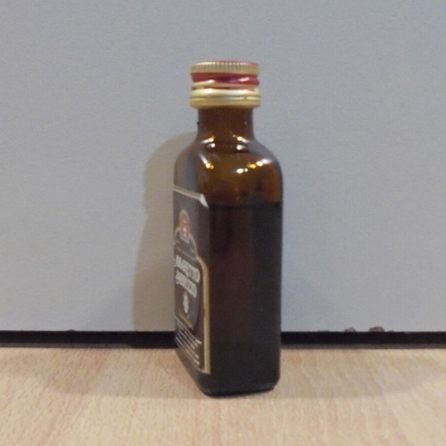 Amaretto D' Abruzzo liqueur old glass miniature bottle 20ml sealed like new