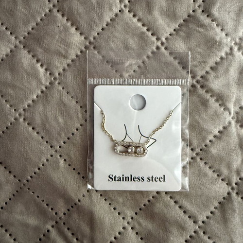 Gold stainless steel necklace new, elegant and shiny