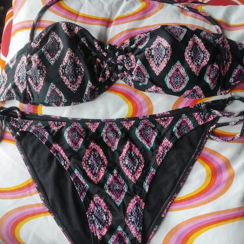 Primark strapless bikini like new, black with multicolor design