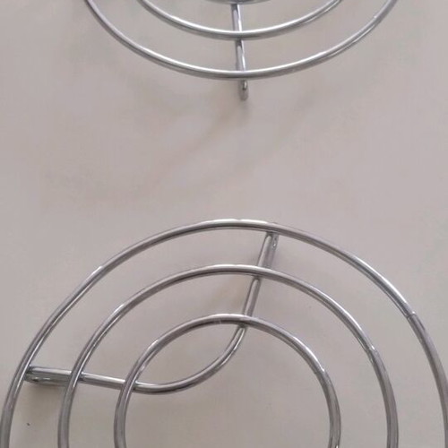 Bases for hot items, set of 2 metal