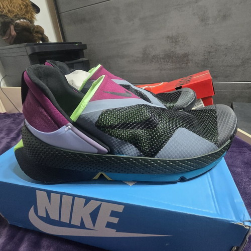 Nike GO FlyEase sneakers size 42.5, multicolor