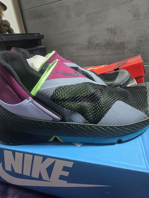 Nike GO FlyEase sneakers size 42.5, multicolor