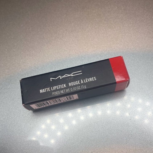 Mac Lipstick Lady Danger 607 new, only swatched