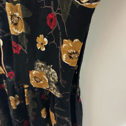 BSB floral dress like new, size small, satin fabric