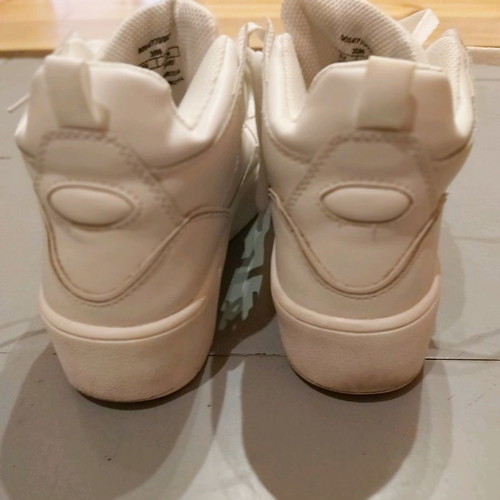 Stradivarius sneakers γυναικεία μεταχειρισμένα, λευκά, νούμερο 39