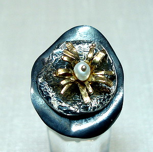 ΧΕΙΡΟΠΟΙΗΤΟ ΑΣΗΜΕΝΙΟ ΔΑΧΤΥΛΙΔΙ .925 ΜΕ PEARL .#2