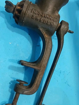 Vintage μηχανή κρέατος Husqvarna μεταχειρισμένη, χειροκίνητη
