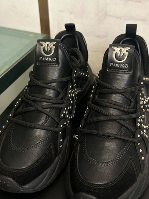 Pinko Ariel 28 sneakers new, black size 36 with rhinestone details