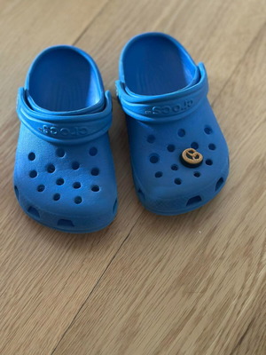 Crocs slippers used for boys, size 24-26, blue