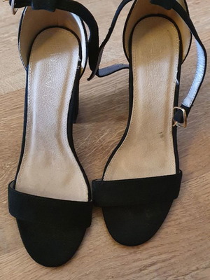 Venini leather suede sandals used, size 38, 10cm heel