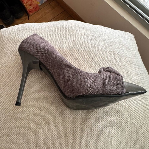 Grey checkered pumps like new, suede, size 36, 10cm heel
