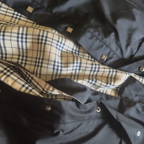 Burberry black rain jacket with Nova Check lining, size XL