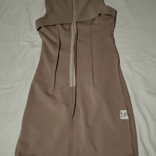 Dress beige sleeveless elastic like new, size M
