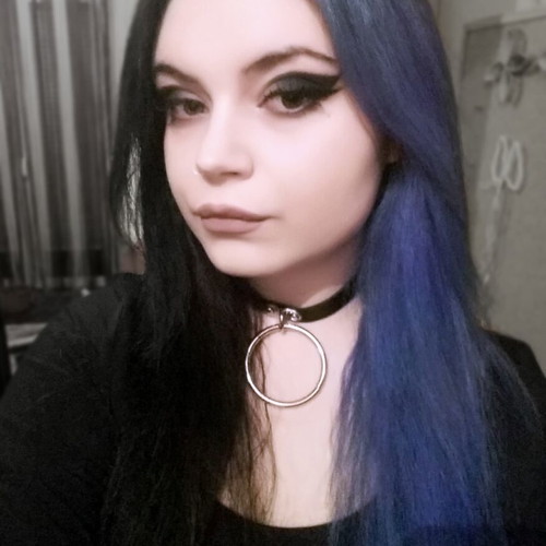 Choker leather with large metal ring like new