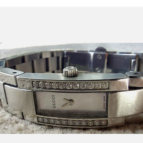Gucci 4600L vintage watch like new, women's stainless steel with diamonds