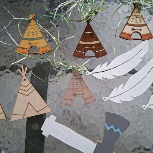 Wooden Indian decorative items like new, pack of 17 pieces