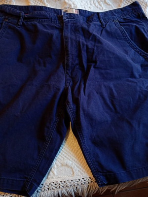 Marks & Spencer Bermuda shorts like new, waist 40, blue
