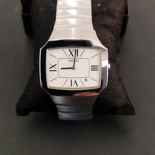 Seiko 7N39-0BA0 Quartz men's watch new, silver