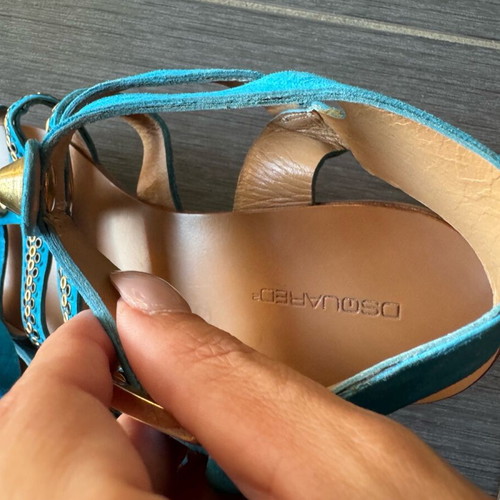 Dsquared2 suede sandals like new, blue