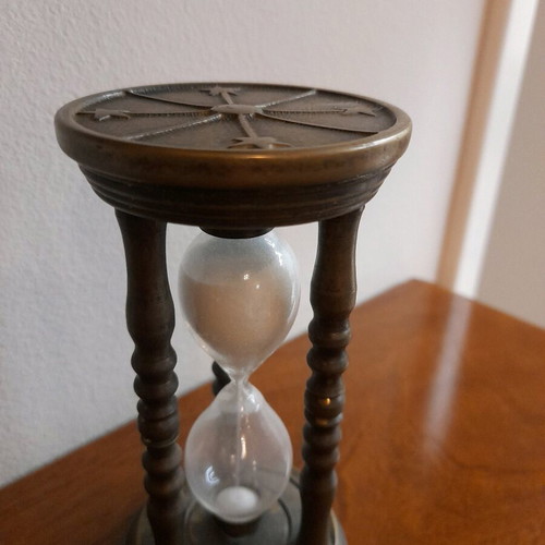 Bronze hourglass antique like new
