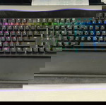  Razer Blackwidow Chroma Elite keyboard
