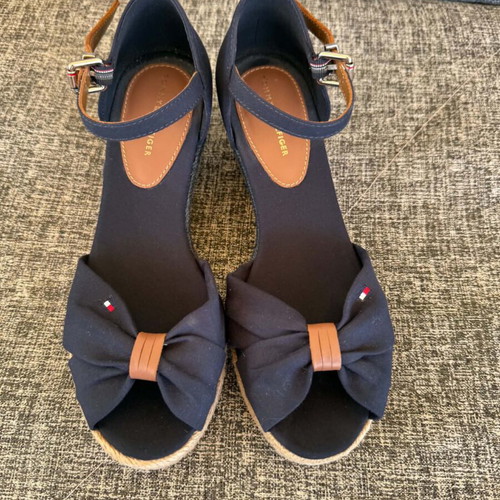 Tommy Hilfiger women's sandals size 37, blue