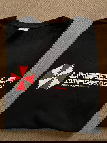GAMING ΜΠΛΟΎΖΑ RESIDENT EVIL XL