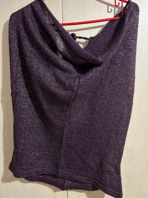 Knitted sleeveless top used, purple with silver thread