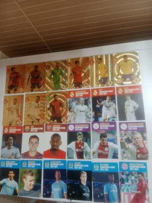 Football Cards used, 52 single pieces, various collections