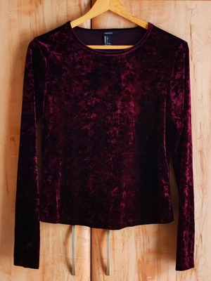 Forever 21 Long Sleeve Crushed Velvet Knit Top new, maroon burgundy