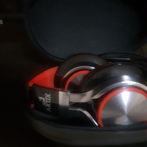 Artix CL750 ενσύρματα ακουστικά πάνω από το αυτί με θήκη