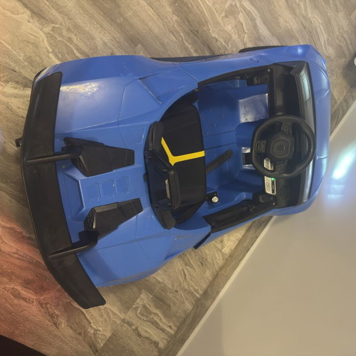 Electric car like new with new battery