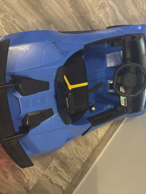Electric car like new with new battery