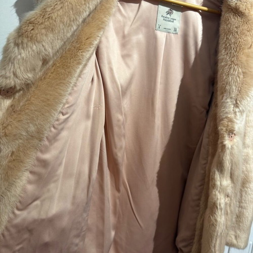 Pull & Bear fur size Small like new, beige