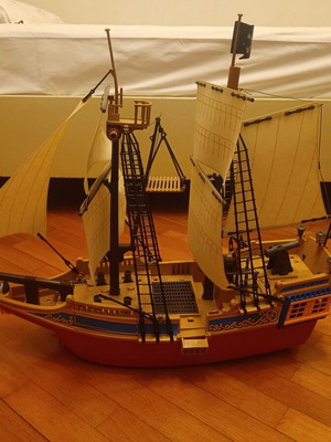 Playmobil ship