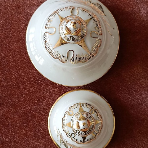Hutschenreuther tea set for 6 people, German porcelain, like new, ivoire with gold motifs