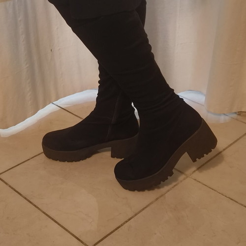 Black women's boots size 37, classic style