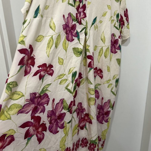 Maxi dress with floral print, ecru and amaranth red