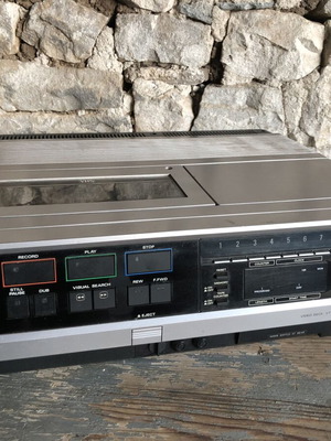 Hitachi VT-9300E Retro VHS Video Recorder, Made in Japan