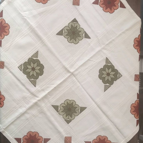 Embroidered tablecloth with daisies new, beige etamine 95x95cm