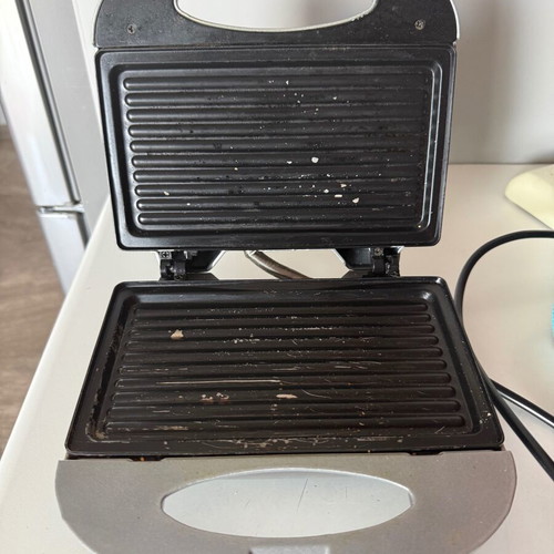 Toaster used, functional