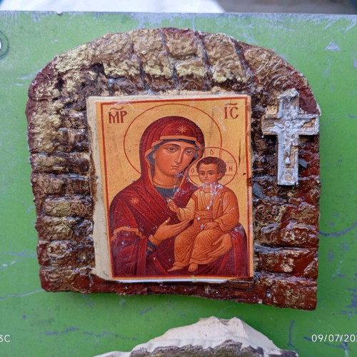 Gypsum magnet with icon of Panagia handmade