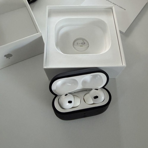 Apple AirPods Pro 2 like new with Spigen silicone case