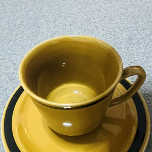 Retro ceramic cup set used, 4 pieces mustard yellow with black rim